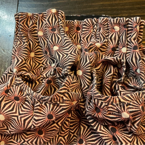 Free People Geometric Mini Skirt in Red and Cream pre loved condition - Picture 4 of 7